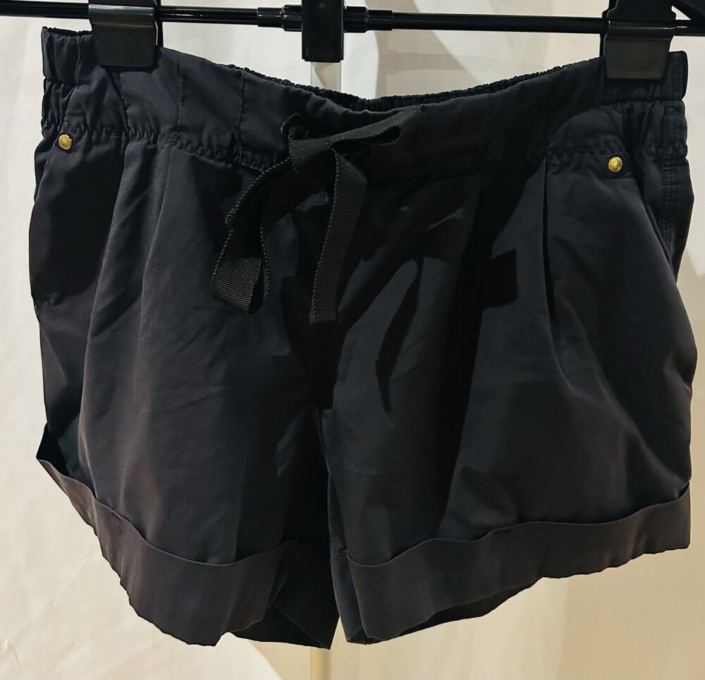 Lululemon Black Shorts Women's size 6